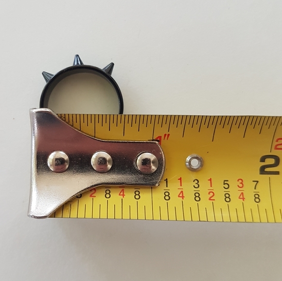 🤘🏻 Spiked Black Ring - Picture 6 of 7